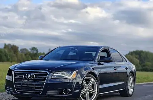 AUDI A8 