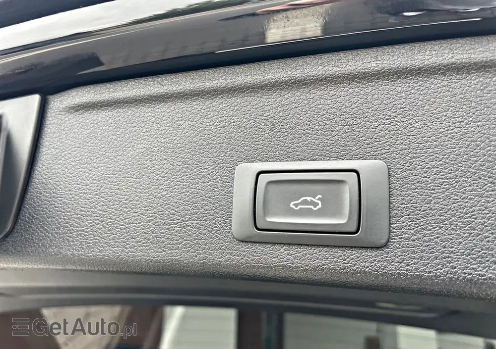 AUDI A4 Avant 2.0 TDI ultra S tronic sport