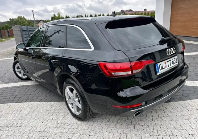 AUDI A4 Avant 2.0 TDI ultra S tronic sport