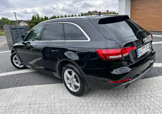 AUDI A4 Avant 2.0 TDI ultra S tronic sport