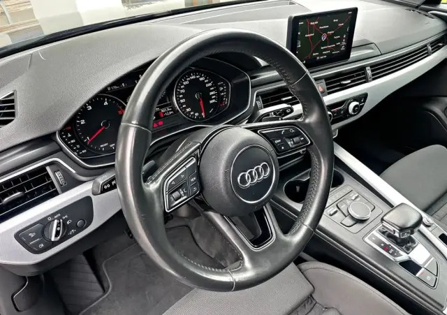 AUDI A4 Avant 2.0 TDI ultra S tronic sport