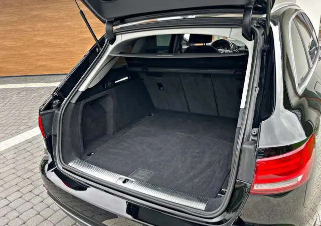 AUDI A4 Avant 2.0 TDI ultra S tronic sport