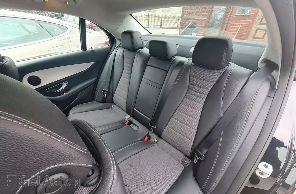 MERCEDES-BENZ Klasa E E 200 (197 KM) MHEV G-TRONIC