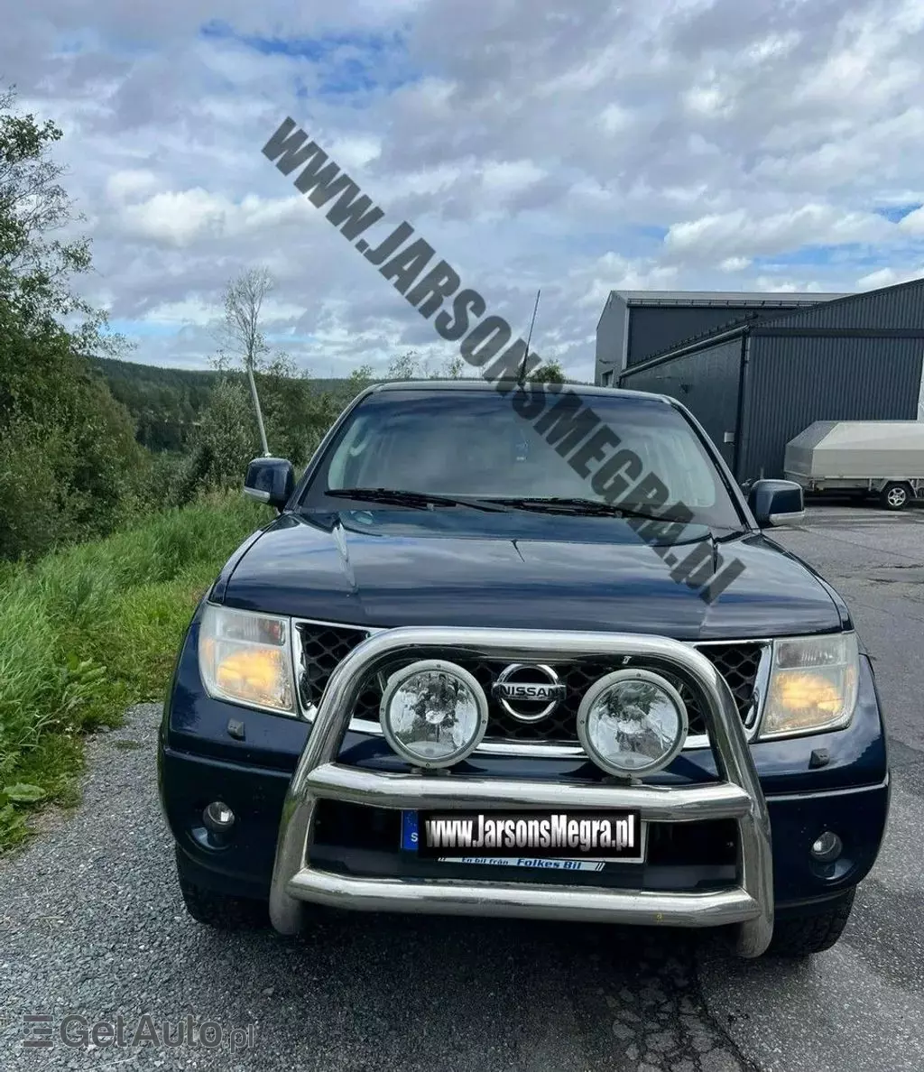 NISSAN Navara 