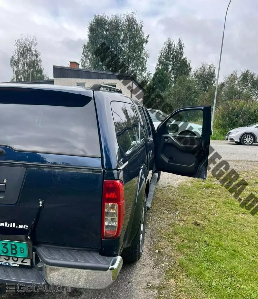 NISSAN Navara 