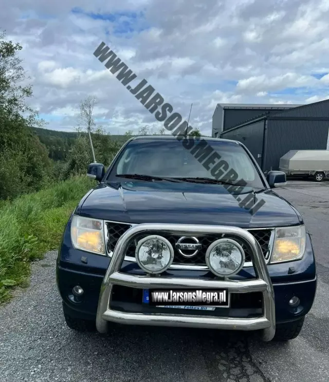 NISSAN Navara 