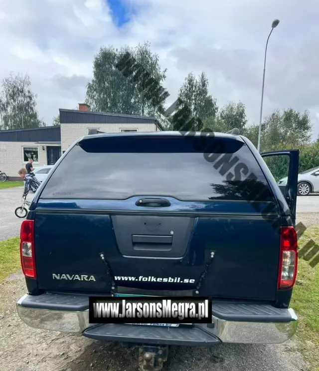 NISSAN Navara 