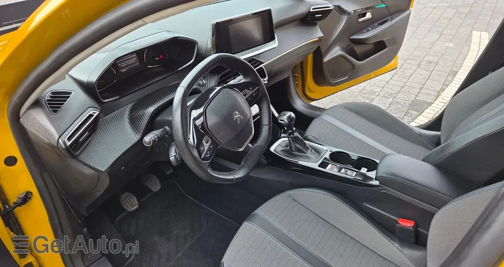 PEUGEOT 208 PureTech 100 Allure