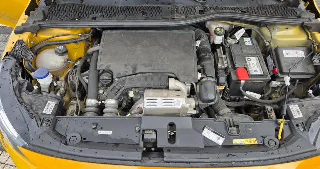 PEUGEOT 208 PureTech 100 Allure