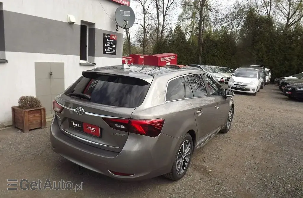 TOYOTA Avensis 