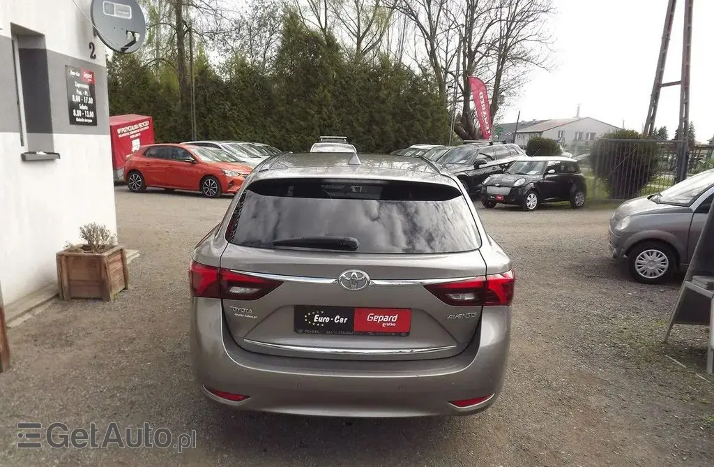 TOYOTA Avensis 