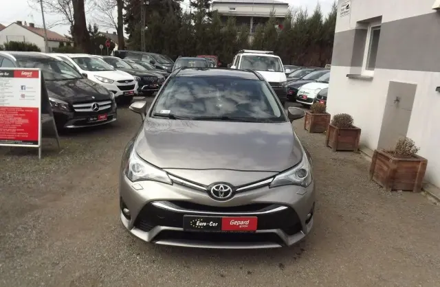TOYOTA Avensis 