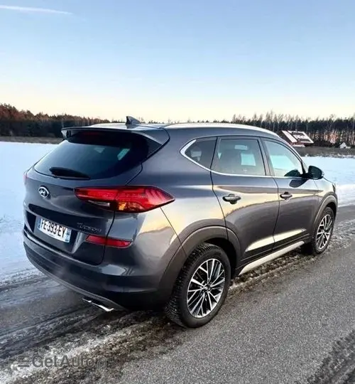 HYUNDAI Tucson 