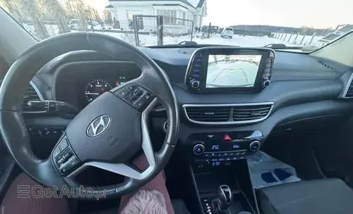 HYUNDAI Tucson 