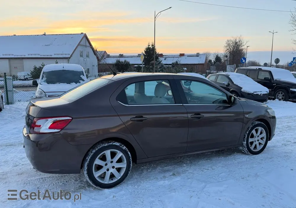 PEUGEOT 301 1.2 VTi/Pure Tech Allure