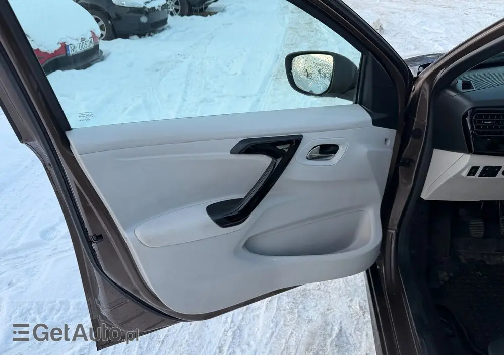 PEUGEOT 301 1.2 VTi/Pure Tech Allure