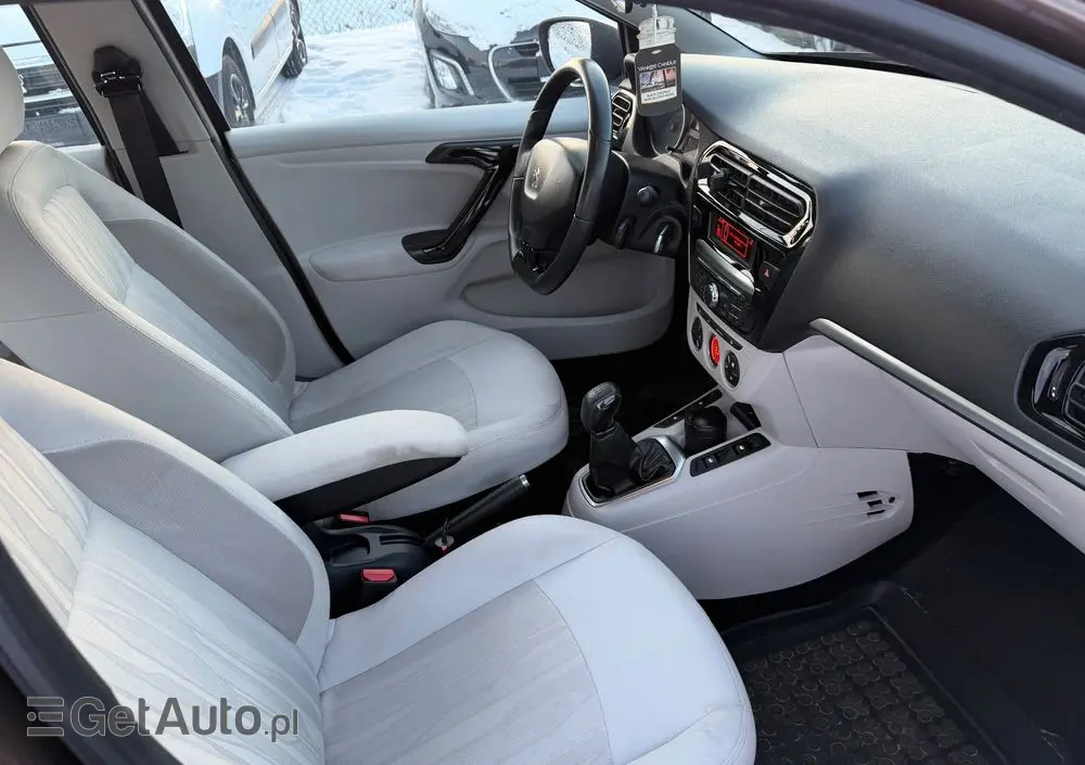 PEUGEOT 301 1.2 VTi/Pure Tech Allure