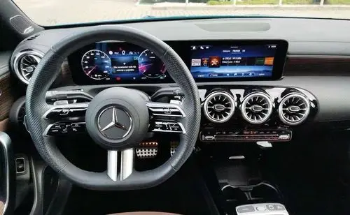 MERCEDES-BENZ CLA 