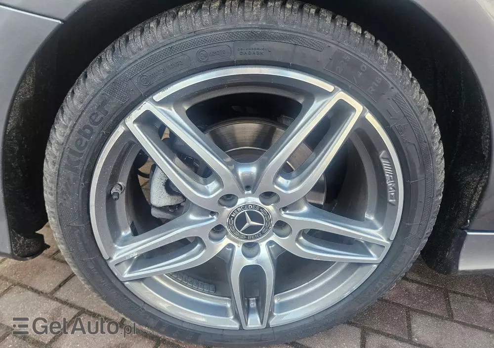 MERCEDES-BENZ CLA Shooting Brake 180 7G-DCT