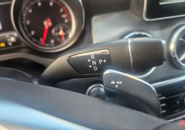 MERCEDES-BENZ CLA Shooting Brake 180 7G-DCT