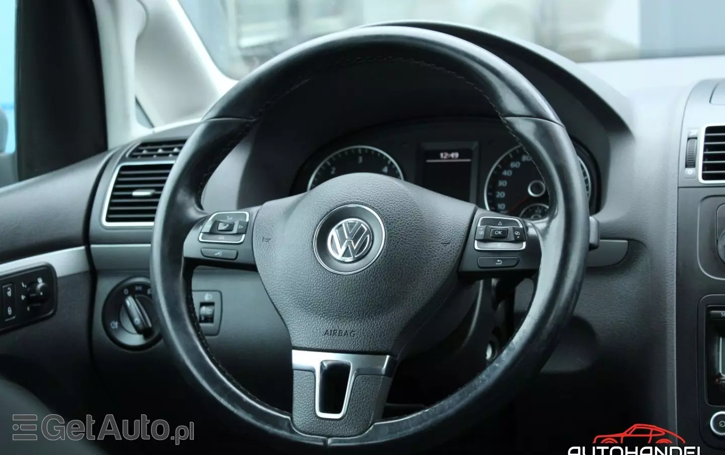 VOLKSWAGEN Touran 