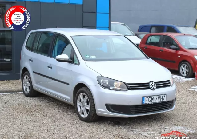 VOLKSWAGEN Touran 