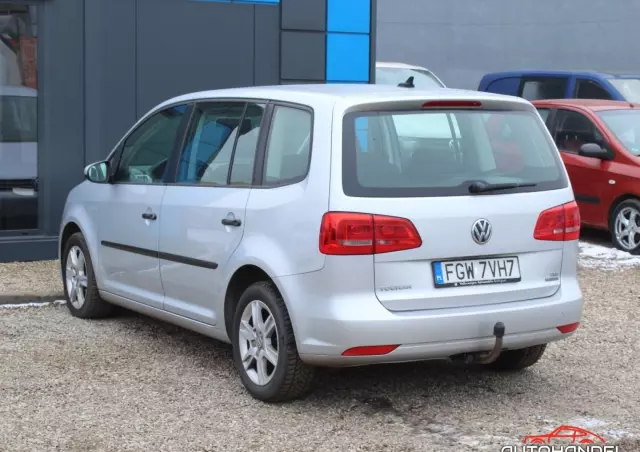 VOLKSWAGEN Touran 