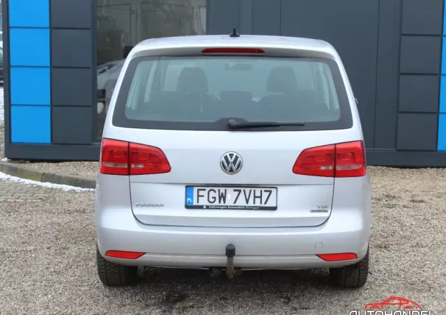 VOLKSWAGEN Touran 