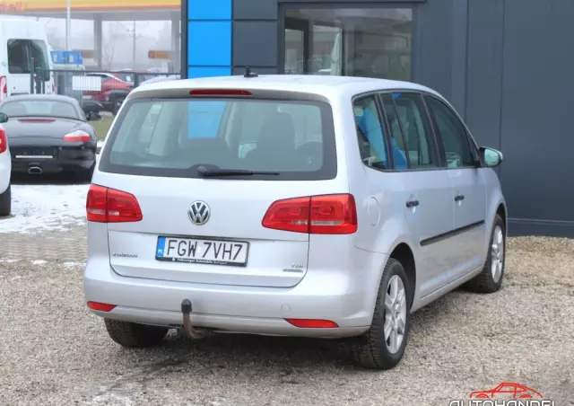 VOLKSWAGEN Touran 