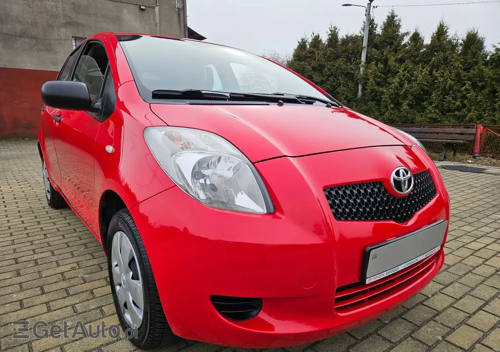 TOYOTA Yaris 1.0 Terra