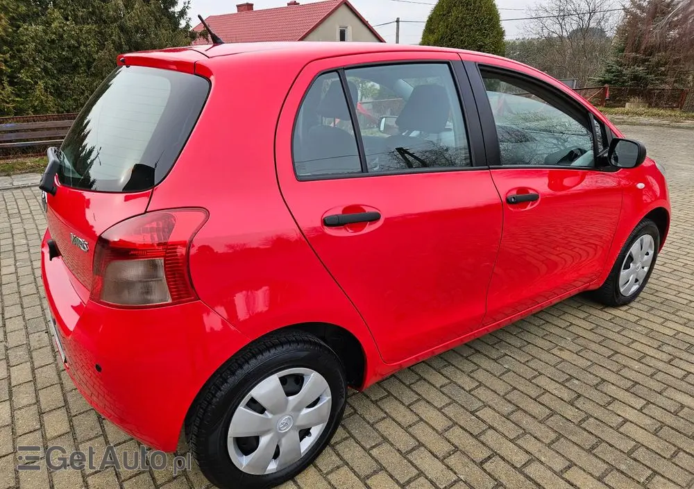 TOYOTA Yaris 1.0 Terra