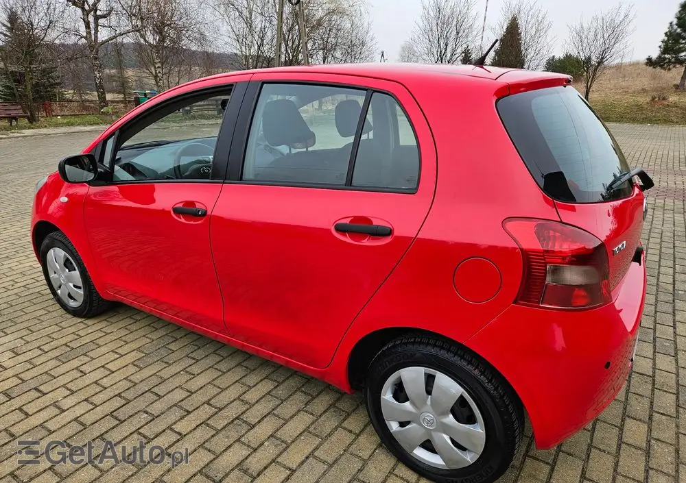 TOYOTA Yaris 1.0 Terra