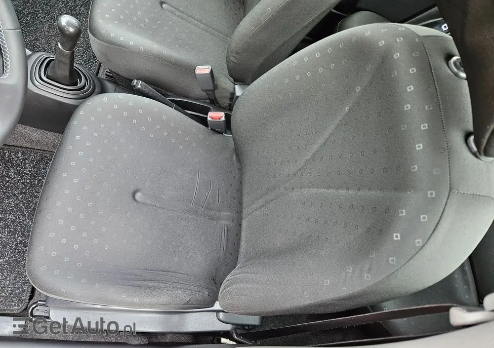 TOYOTA Yaris 1.0 Terra