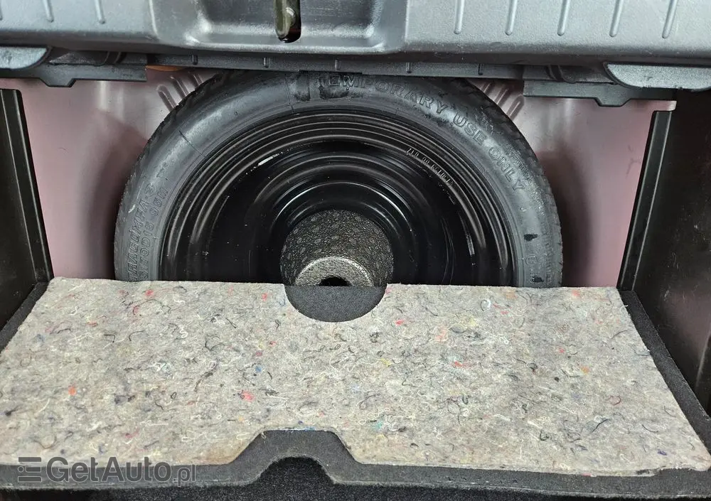 TOYOTA Yaris 1.0 Terra