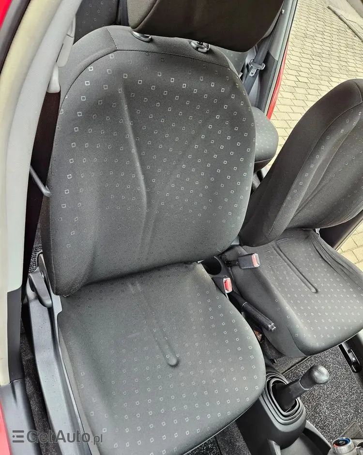 TOYOTA Yaris 1.0 Terra