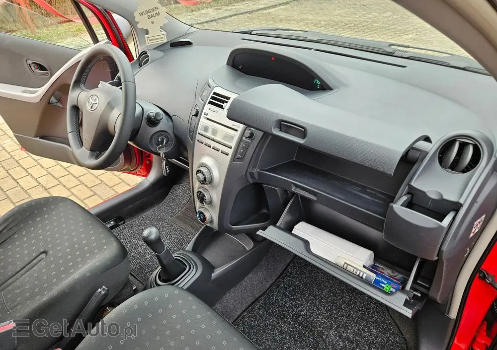 TOYOTA Yaris 1.0 Terra