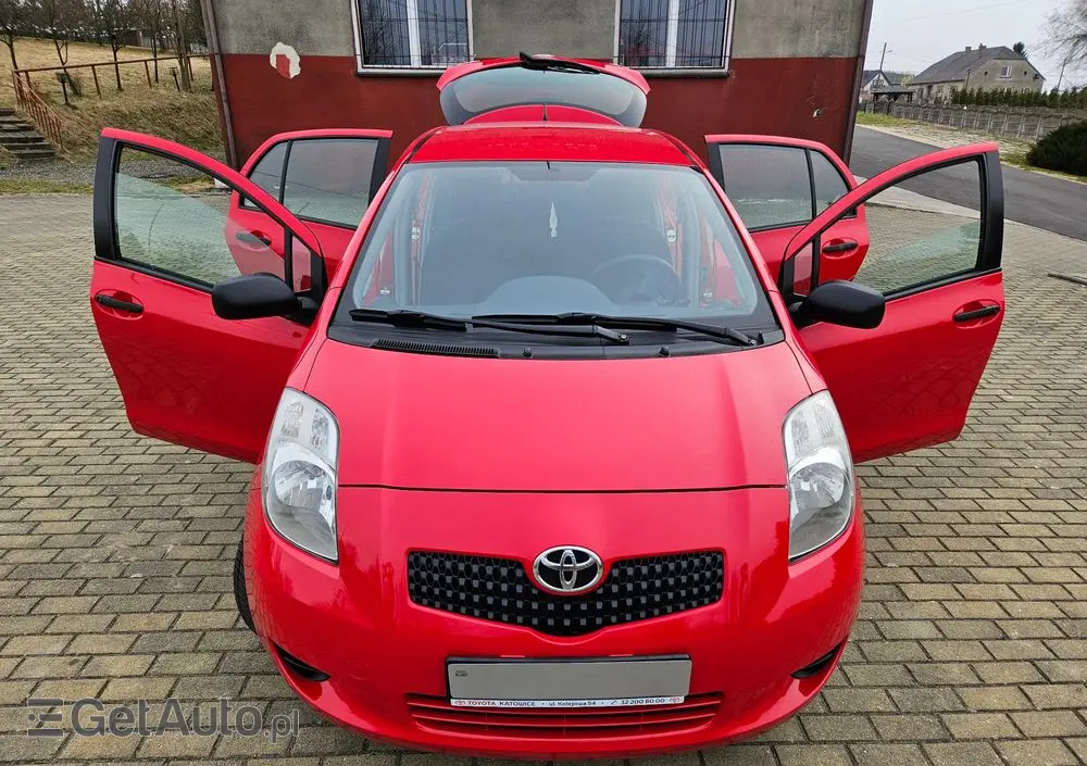 TOYOTA Yaris 1.0 Terra