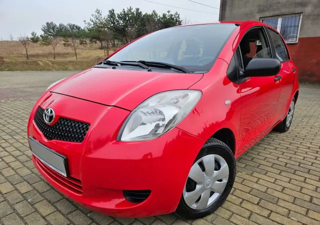 TOYOTA Yaris 1.0 Terra