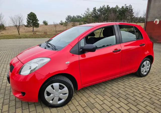 TOYOTA Yaris 1.0 Terra