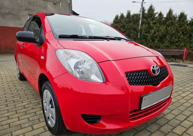 TOYOTA Yaris 1.0 Terra