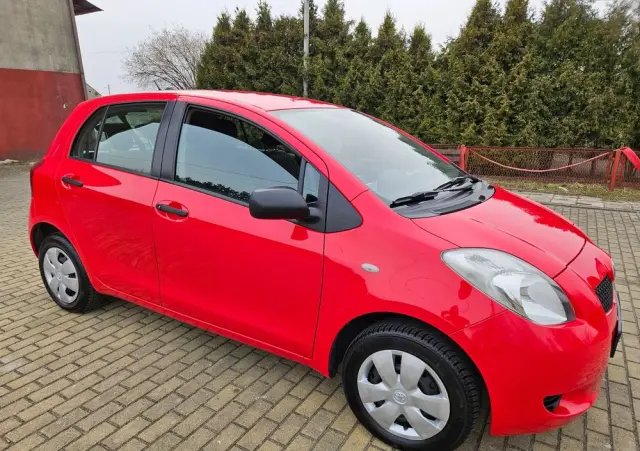 TOYOTA Yaris 1.0 Terra