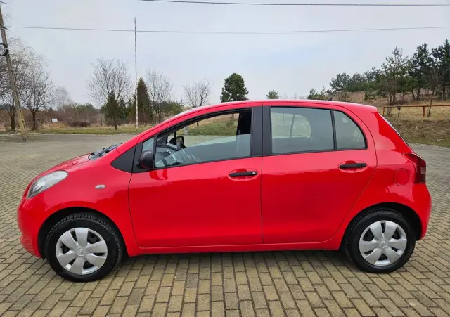 TOYOTA Yaris 1.0 Terra