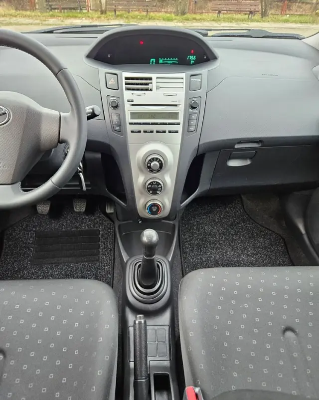 TOYOTA Yaris 1.0 Terra