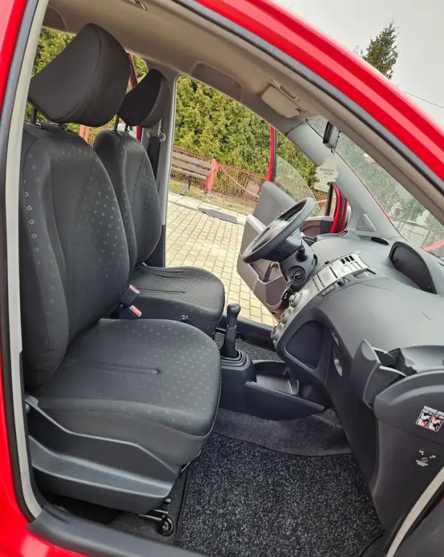 TOYOTA Yaris 1.0 Terra