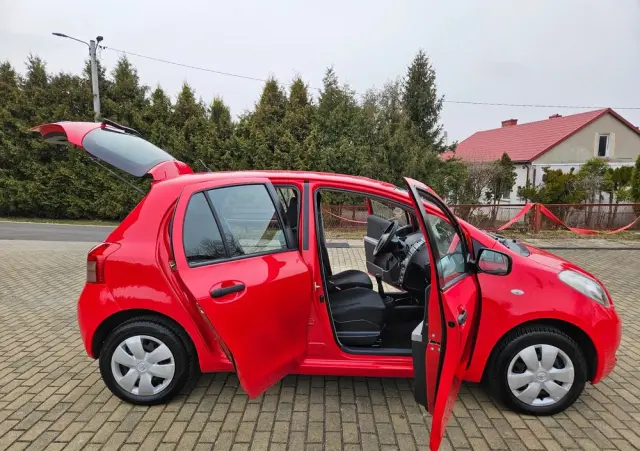 TOYOTA Yaris 1.0 Terra