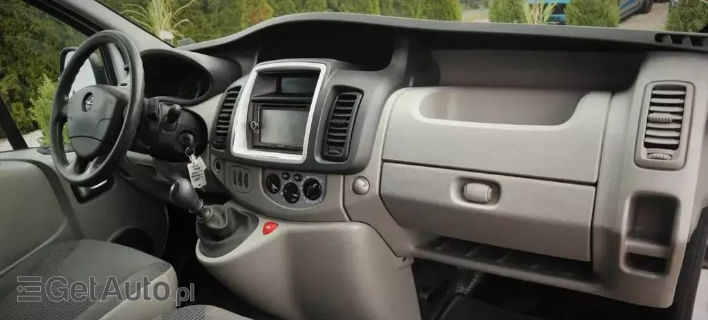 OPEL Vivaro 