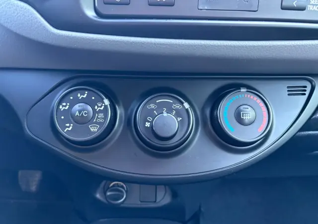 TOYOTA Yaris 1.0 Active