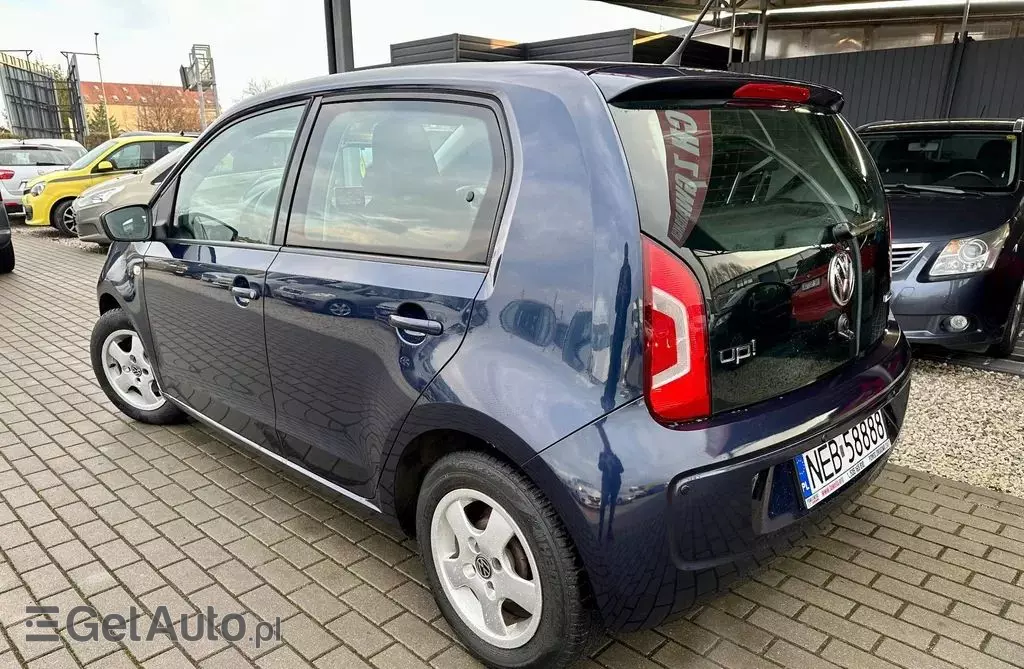VOLKSWAGEN Up! 