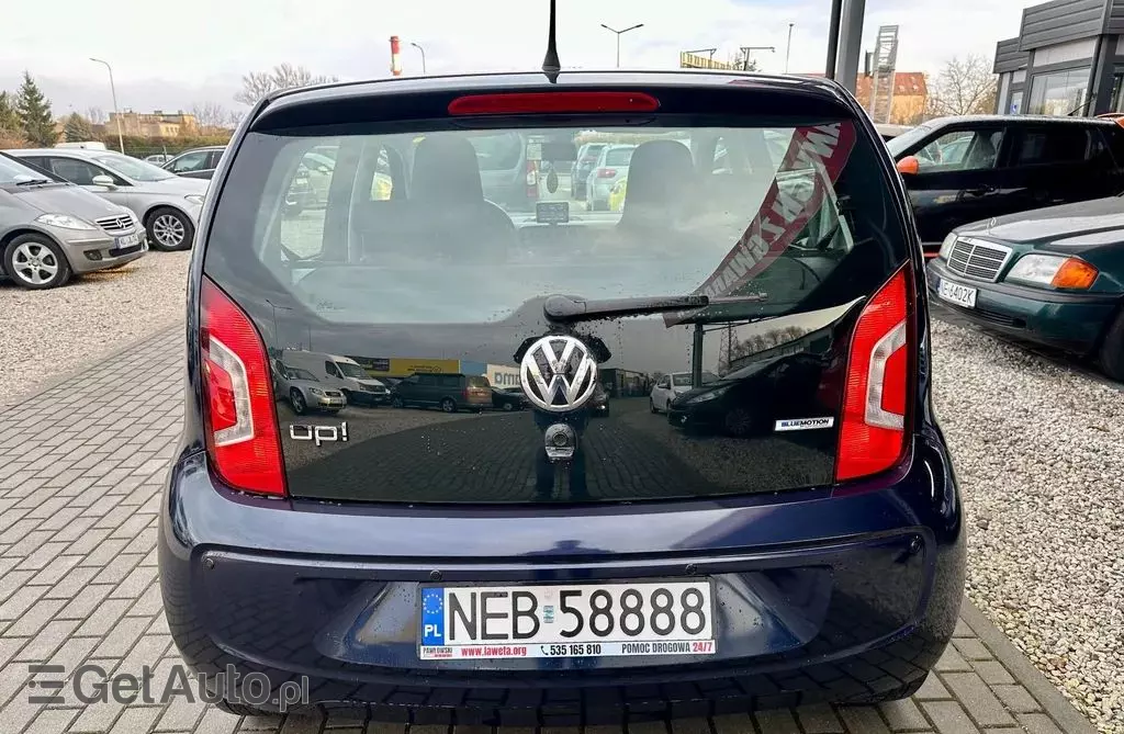 VOLKSWAGEN Up! 