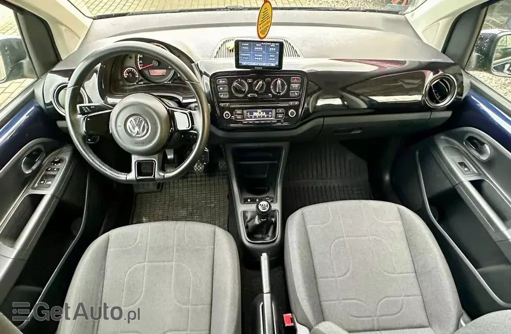 VOLKSWAGEN Up! 